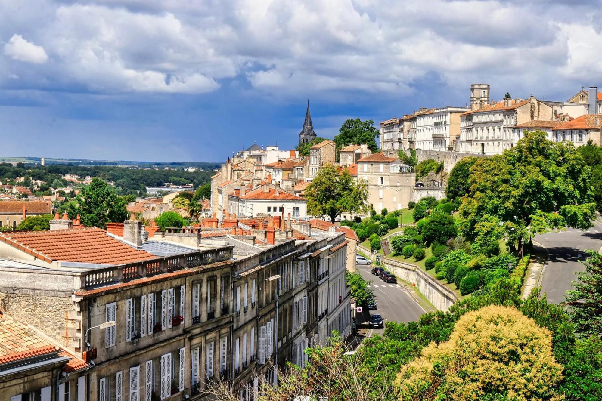 Le Bellevue - Spacieux Et Calme Angoulême Exterior foto